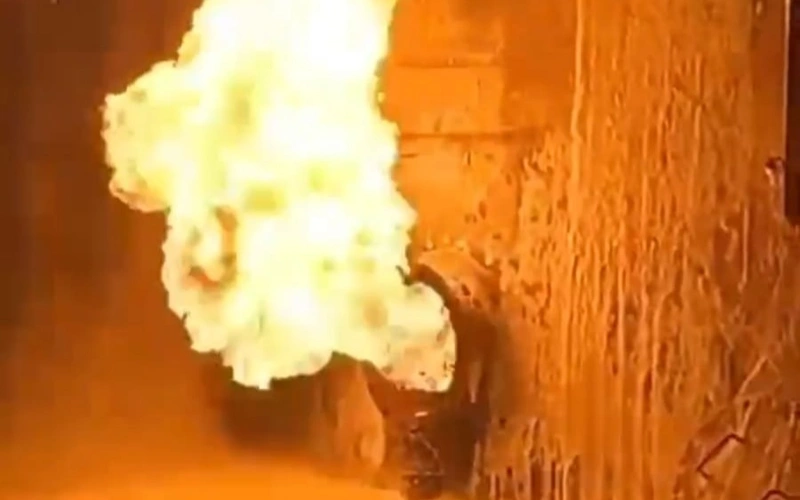 Пожар вспыхнул на нефтебазе в Туркестане