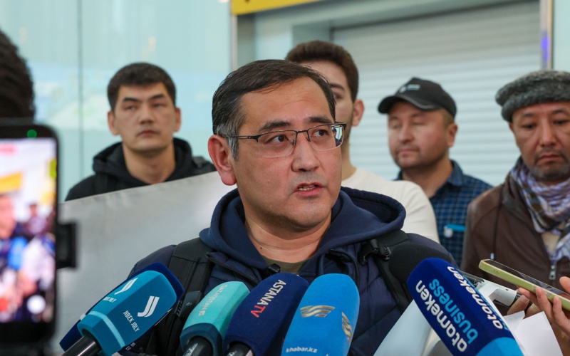 哈萨克斯坦医疗队结束阿富汗救援任务凯旋 哈萨克斯坦医疗队结束阿富汗救援任务凯旋