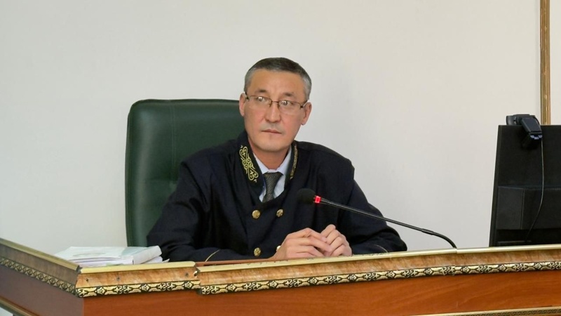 Шылым сұрағаны үшін пойыз бастығын өлтірген ақтөбелік сот алдында жауап беріп жатырШылым сұрағаны үшін пойыз бастығын өлтірген ақтөбелік сот алдында жауап беріп жатыр Шылым сұрағаны үшін пойыз бастығын өлтірген ақтөбелік сот алдында жауап беріп жатыр