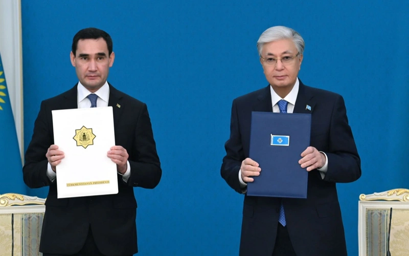 Kazakh and Turkmen presidents adopt joint statement