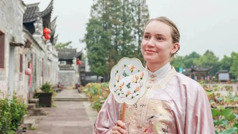Елена Рыбакина