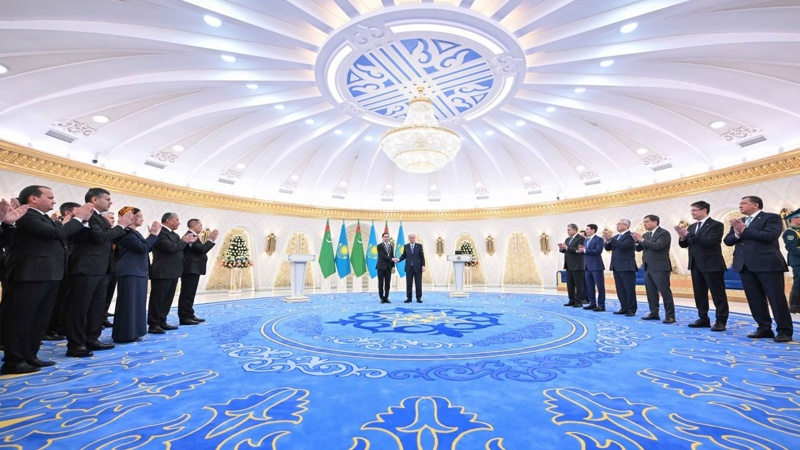 Мемлекет басшысы Түрікменстан Президентін «Алтын Қыран» орденімен марапаттады