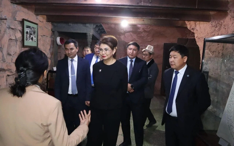 Kazakh Culture Minister visits Cave Museum Complex on Sulaiman-Too Mountain in Osh