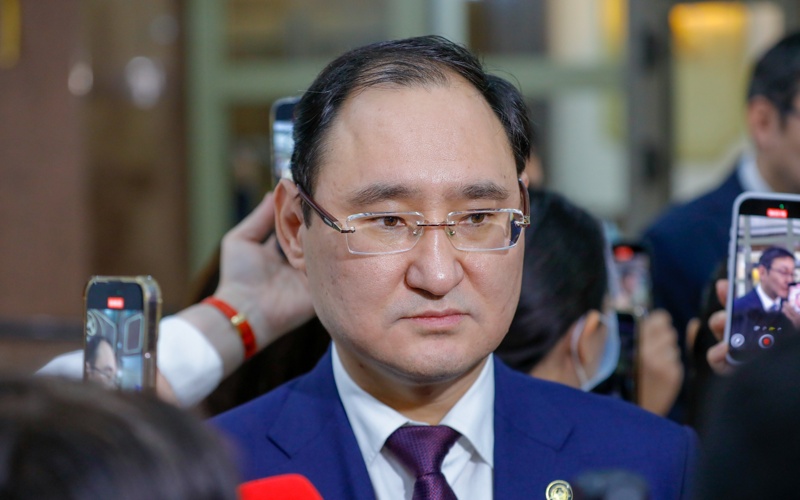  Санжар Әділов 