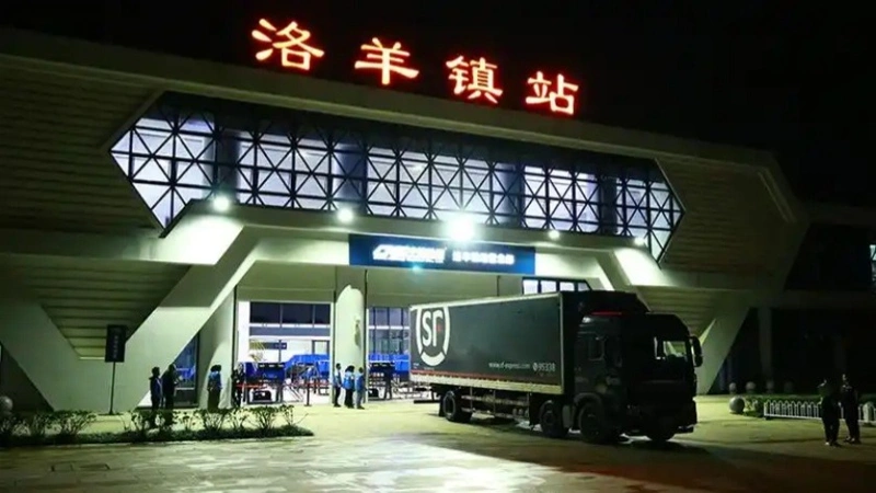 Қытайда пойыз жұмысшыларды қағып кетіп, 11 мерт болды