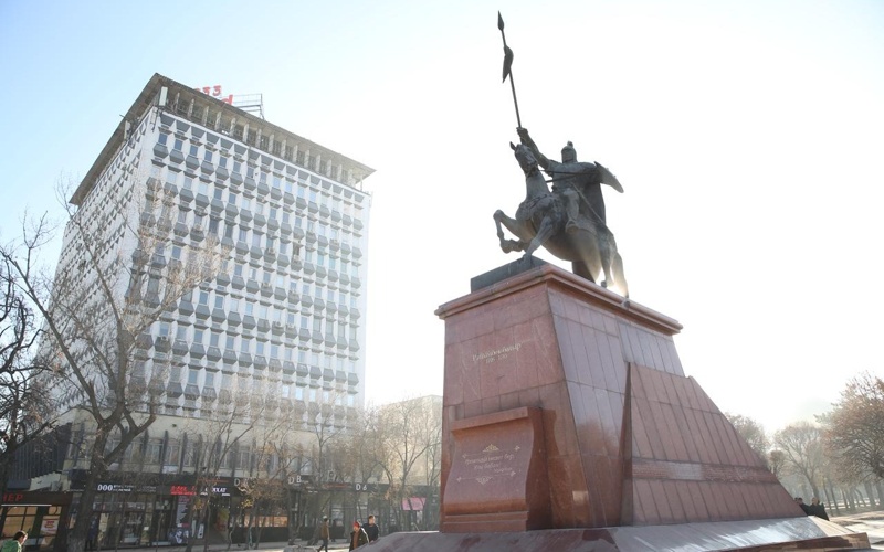 Аким Алматы ознакомился с ходом благоустройства территории вдоль улицы Пушкина