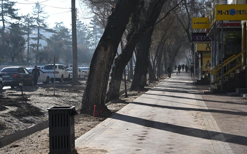 Аким Алматы ознакомился с ходом благоустройства территории вдоль улицы Пушкина