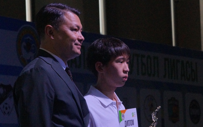 Победителей городского чемпионата «Балалар футбол лигасы» наградили в Алматы