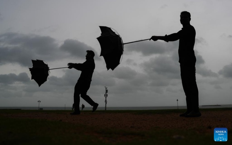 Sri Lanka landslides, floods death toll rises to 56, offices, schools shut Sri Lanka landslides, floods death toll rises to 56, offices, schools shut
