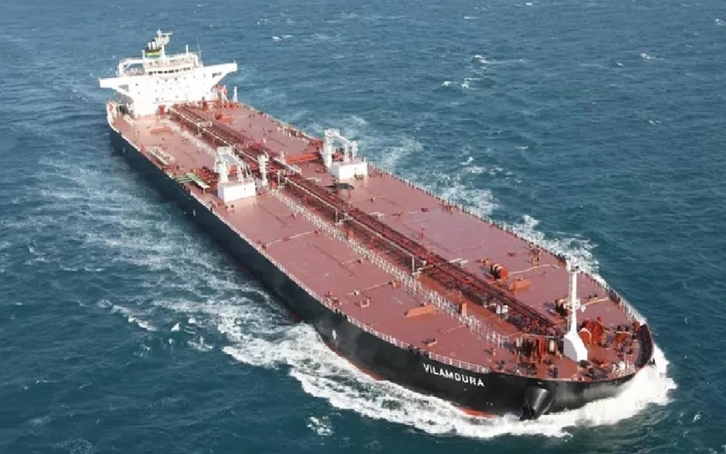 Танкер загорелся у берегов Турции: спасатели эвакуировали экипаж 