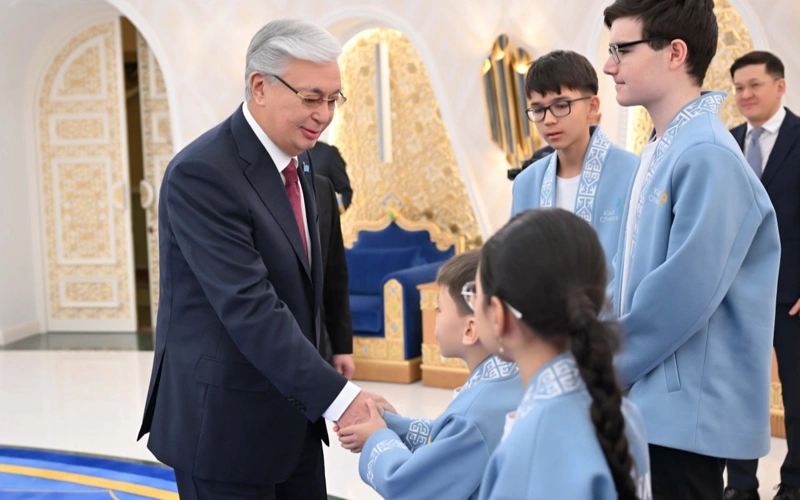 Future of Kazakh chess: President greets young world medalists
