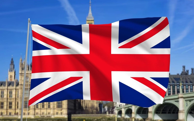 UK net migration drops to 204,000 in June 2025