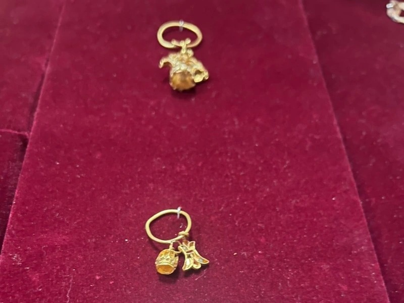 Golden jewelry and ancient artifacts unearthed in Kazakhstan