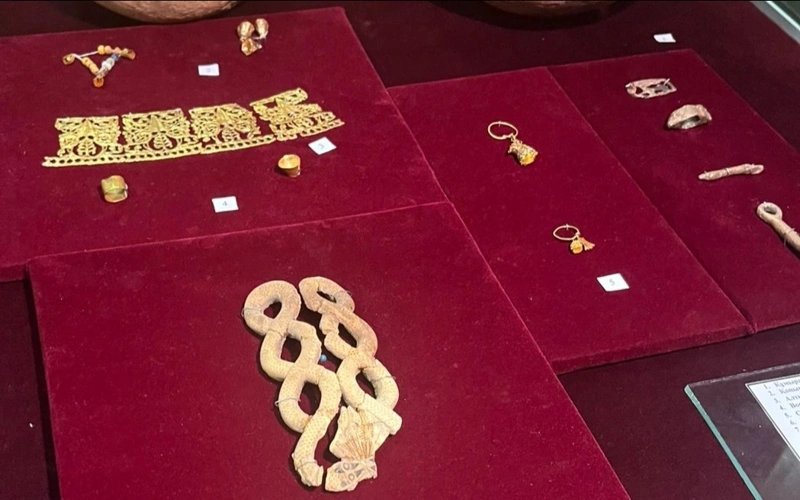 Golden jewelry and ancient artifacts unearthed in Kazakhstan