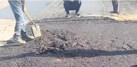 Шымкентте тақыр жерге асфальт төселіп, жол салынып жатқан видео тарады