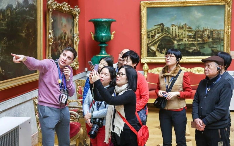 Russia waives visas for Chinese tourists