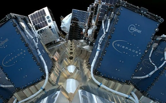 Первый в мире спутник с гибридным двигателем вывела на орбиту Турция