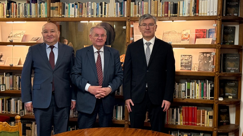 Elshi Abzal Saparbekuly qazaq-majar strategııalyq seriktestigi týraly dáris oqydy