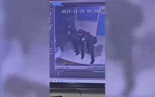 Мужчина пытался причинить себе вред возле вокзала «Алматы-1»