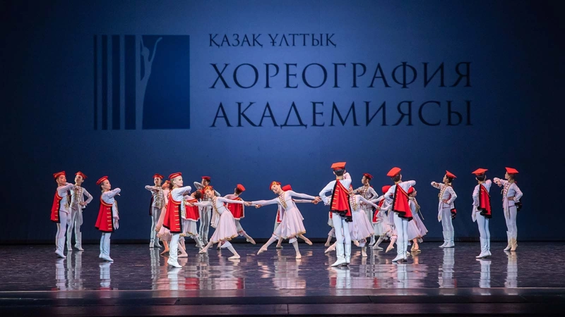 Japon balet mektebiniń oqýshylary Qazaq ulttyq horeografııa akademııasynda dáris aldy