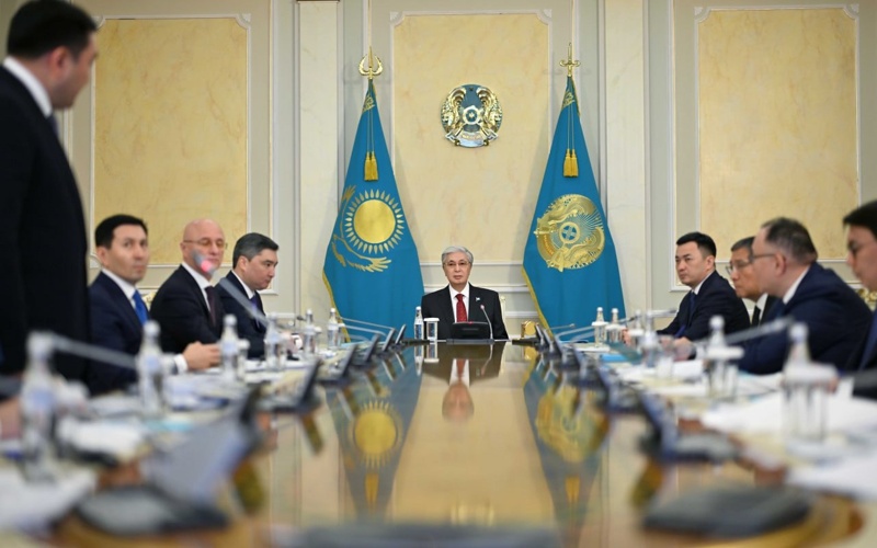 Токаев поручил пересмотреть тарифы в аэропортах: без резкого повышения цен