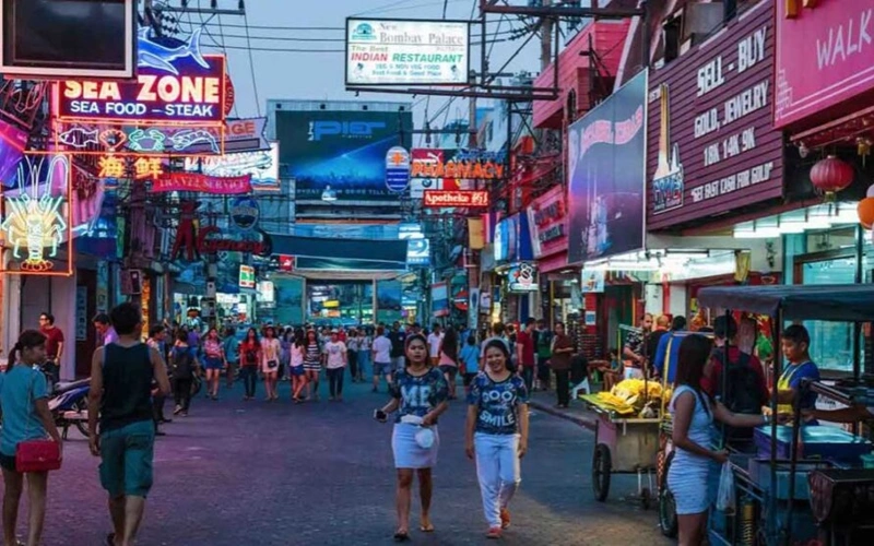 Действовавший более 50 лет дневной запрет на продажу алкоголя отменяют в Таиланде