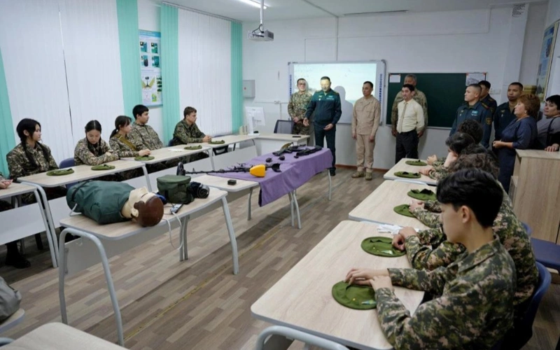 Қазақстан мектептерінде алғашқы әскери дайындықтың жаңа стандарты енгізілді