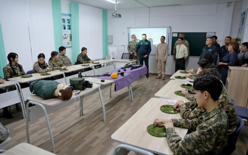 Қазақстан мектептерінде алғашқы әскери дайындықтың жаңа стандарты енгізілді