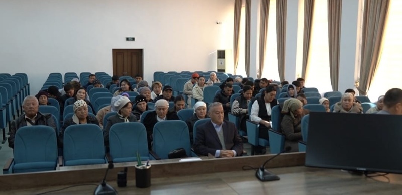 Түркістан облысында үш айдан бері жалақы алмаған мұғалімдер әкімдікке шағымданды 