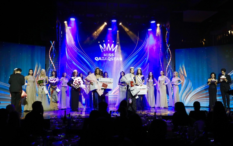  Алина Екатеринчева (Ри) 