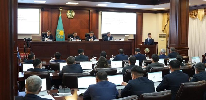 Бозымбаев келесі жылдың вегетациялық кезеңінің тәуекелдерін талқылады
