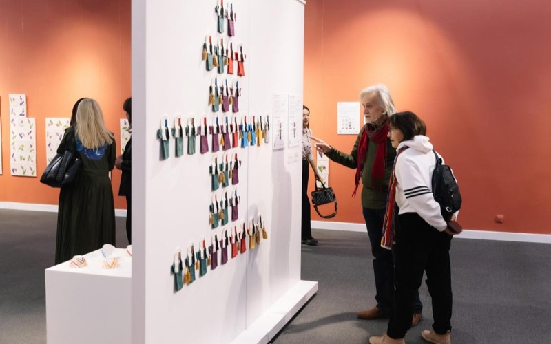 Уникальная выставка о судьбах женщин Центральной Азии открылась в Алматы