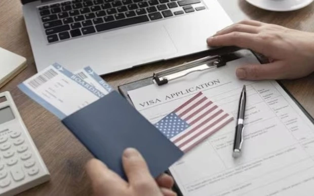 США сокращают срок разрешения на работу иностранцам