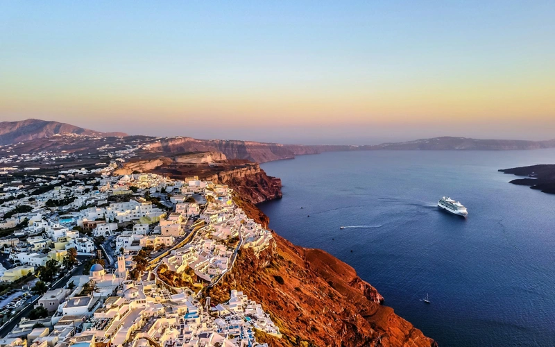 Лодка с мигрантами потерпела крушение у берегов Греции