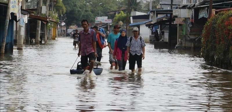Индонезияда табиғи апат салдарынан қаза тапқандар саны 900-ден асты
