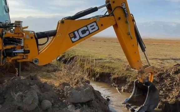 Впервые за 30 лет: в Жамбылской области проводится механизированная очистка каналов