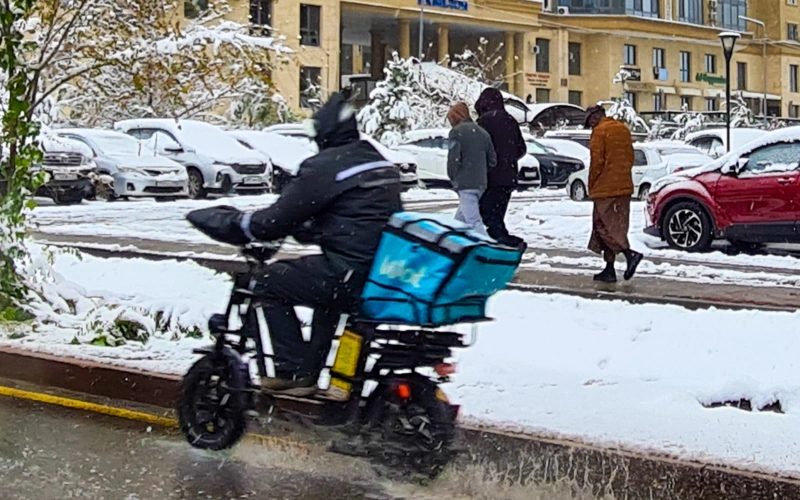 погода, самокат, доставка еды, снег, ауа райы, қар