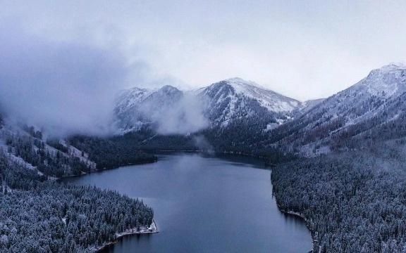 哈萨克斯坦冬季七条精选路线：从雪山到古城的旅行灵感