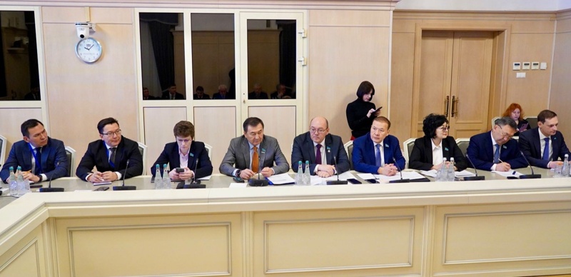 депутатттар Мәжіліс