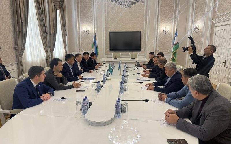 Казахстан и Узбекистан увеличивают железнодорожный обмен до 35 пар поездов в сутки