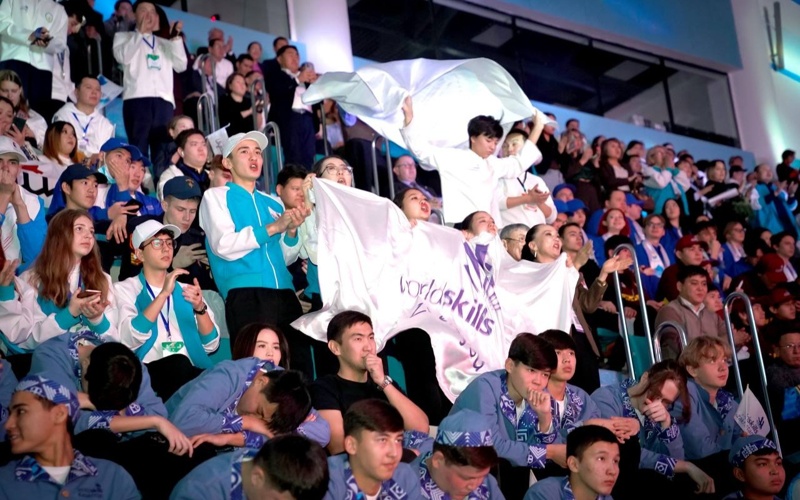 жастар жастар