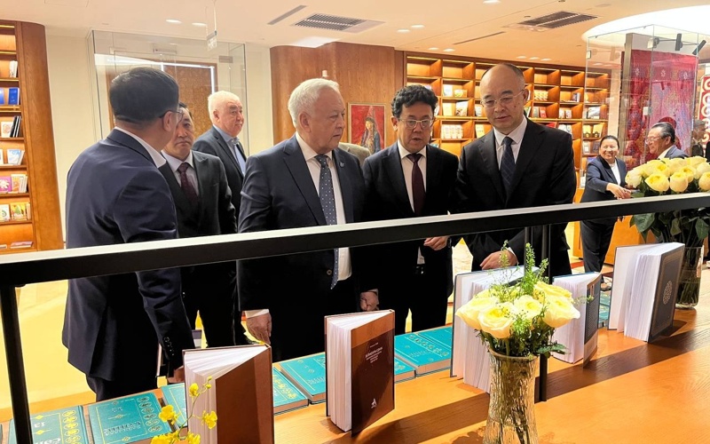 Писатели Казахстана и Китая договорились о сотрудничестве Писатели Казахстана и Китая договорились о сотрудничестве