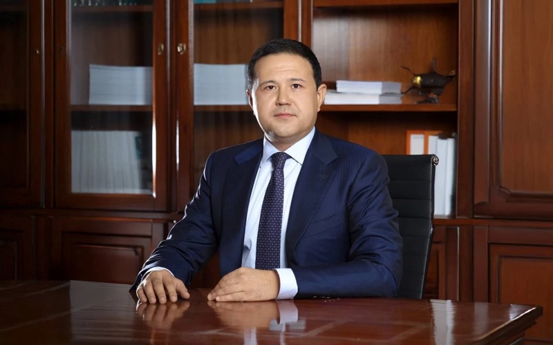  Болат Махамбетұлы ДОСМҰХАМБЕТОВ 