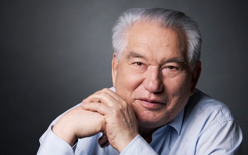 АЙТМАТОВ Чингиз Торекулович