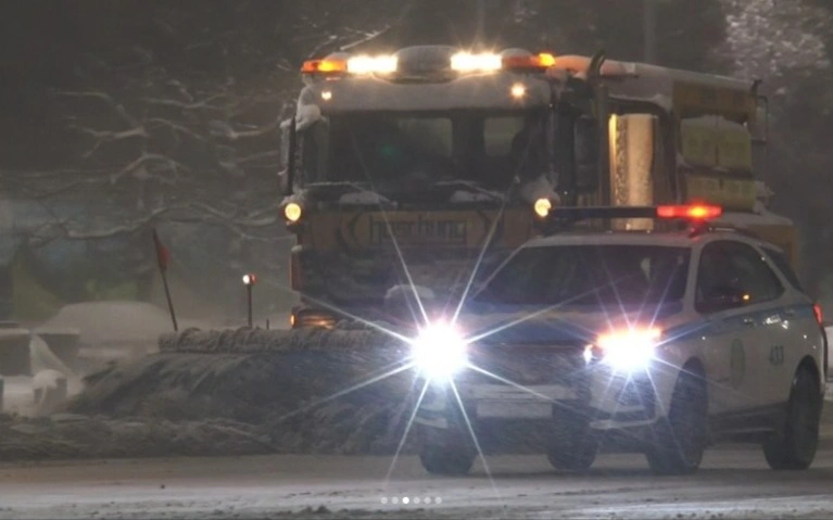 58 road accidents reported in Almaty amid heavy snowfall