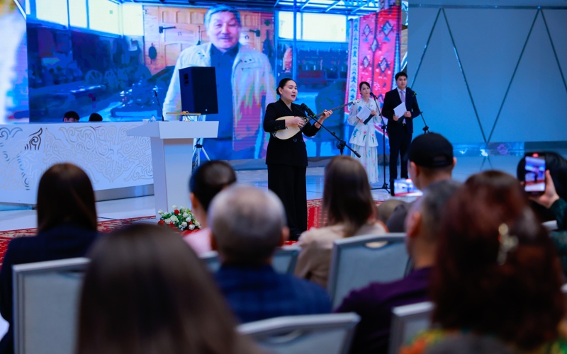 著名珠宝匠举办独立日主题展览 传承哈萨克传统珠宝艺术 著名珠宝匠举办独立日主题展览 传承哈萨克传统珠宝艺术