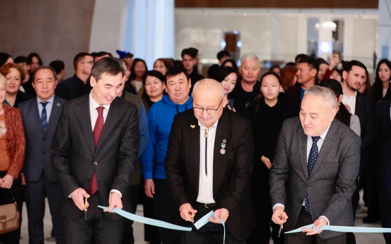 著名珠宝匠举办独立日主题展览 传承哈萨克传统珠宝艺术 著名珠宝匠举办独立日主题展览 传承哈萨克传统珠宝艺术