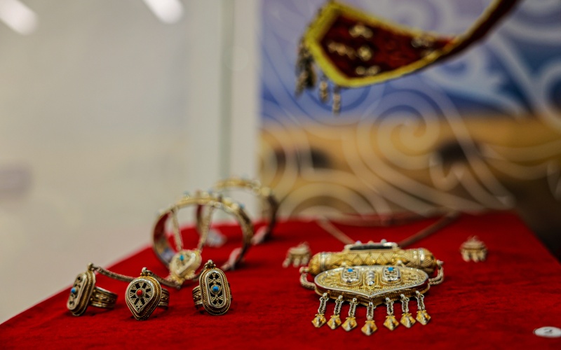 著名珠宝匠举办独立日主题展览 传承哈萨克传统珠宝艺术 著名珠宝匠举办独立日主题展览 传承哈萨克传统珠宝艺术