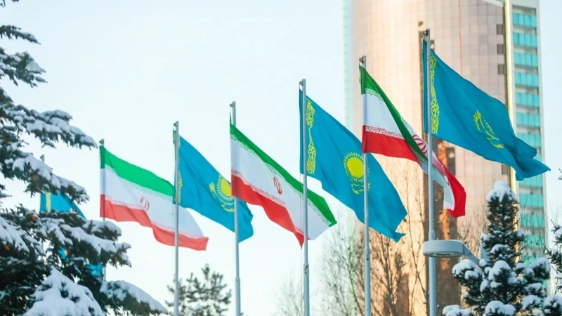 Iran men Qazaqstan EAEO-men erkin saýda týraly kelisimniń arqasynda jańa ekonomıkalyq múmkindikterge ıe — Pezeshkıan