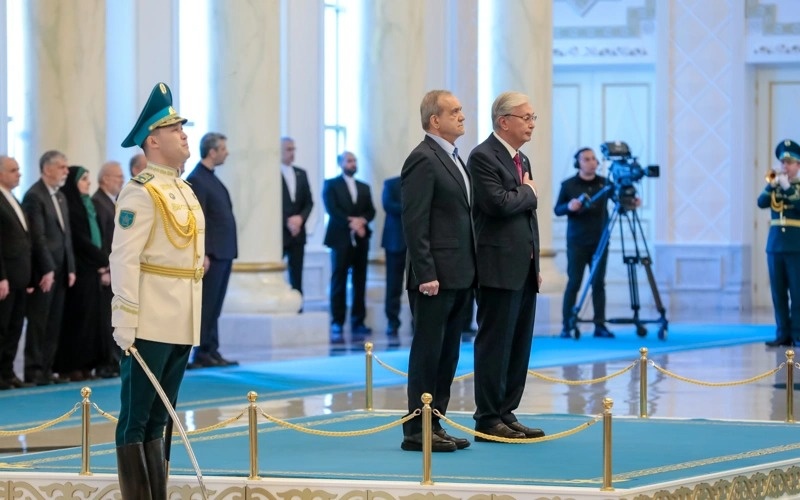 Тоқаев ва Пезешкиён Тоқаев ва Пезешкиён